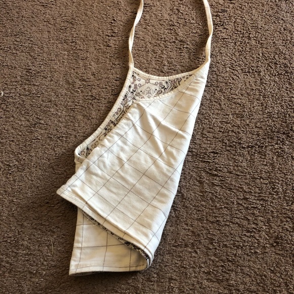 Cropped Halter - Picture 3 of 3